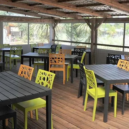 Campingplatz Mobil-home Avec Terrasse Pour 5 Personnes A - Api-1-52-987 *