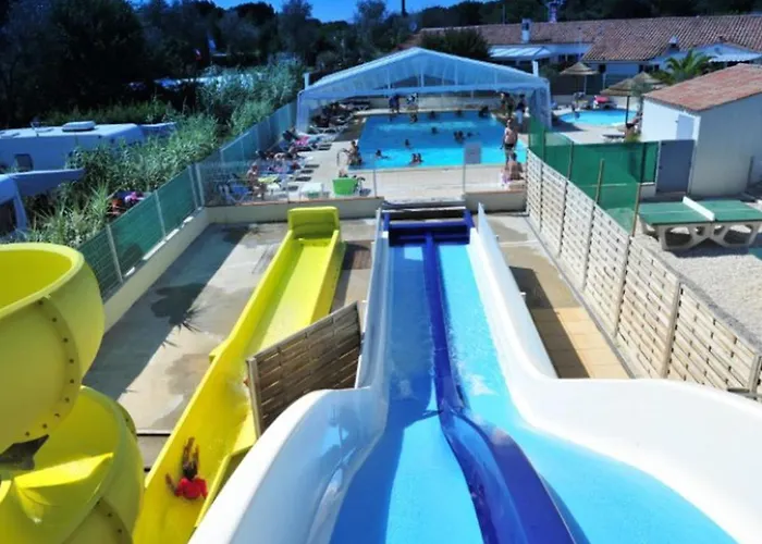 Mobil-home Avec Terrasse Pour 5 Personnes à Saint-pierre-d'oléron - Api-1-52-987 * Saint-Pierre-d'Oleron