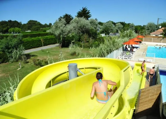 Parque de Campismo Mobil-home Avec Terrasse Pour 5 Personnes à Saint-pierre-d'oléron - Api-1-52-987 *