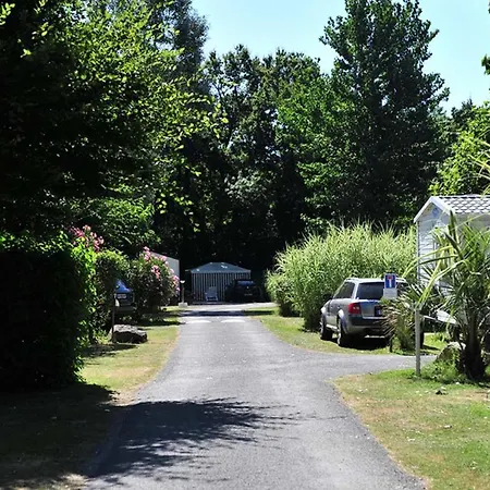 Mobil-home Avec Terrasse Pour 5 Personnes A - Api-1-52-987 * Saint-Pierre-d'Oleron